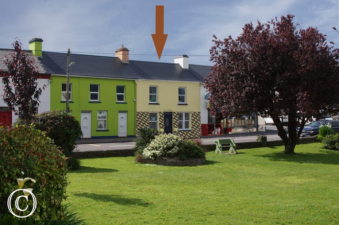 473. Sneem, Co. Kerry - Village holiday cottage
