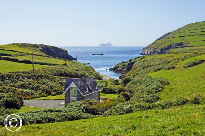 167. St Finans, Ballinskelligs, Co. Kerry - Coastal holiday cottage