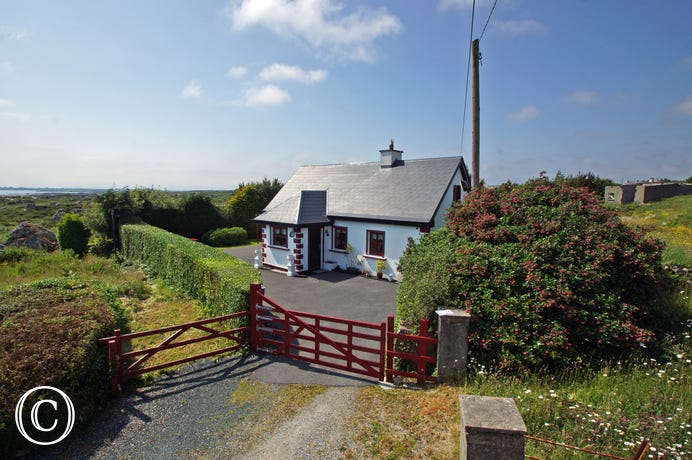 460. Carna, Co. Galway - Coastal Holiday cottage