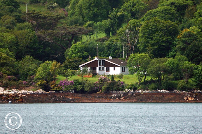 535. Ardgroom, Co. Cork - Seaside house