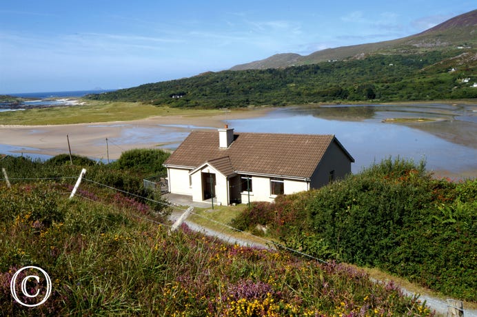153. Lamb's Head, Caherdaniel, Co. Kerry - Seaside bungalow