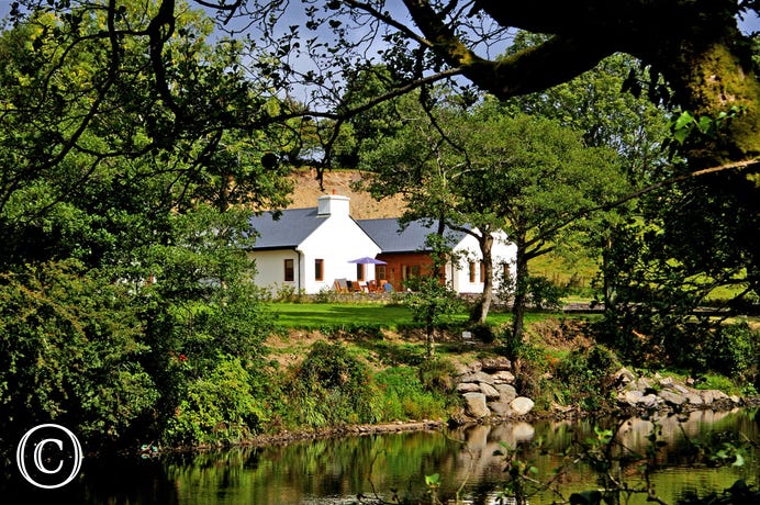 119. Kenmare, Co. Kerry - Riverside holiday cottage